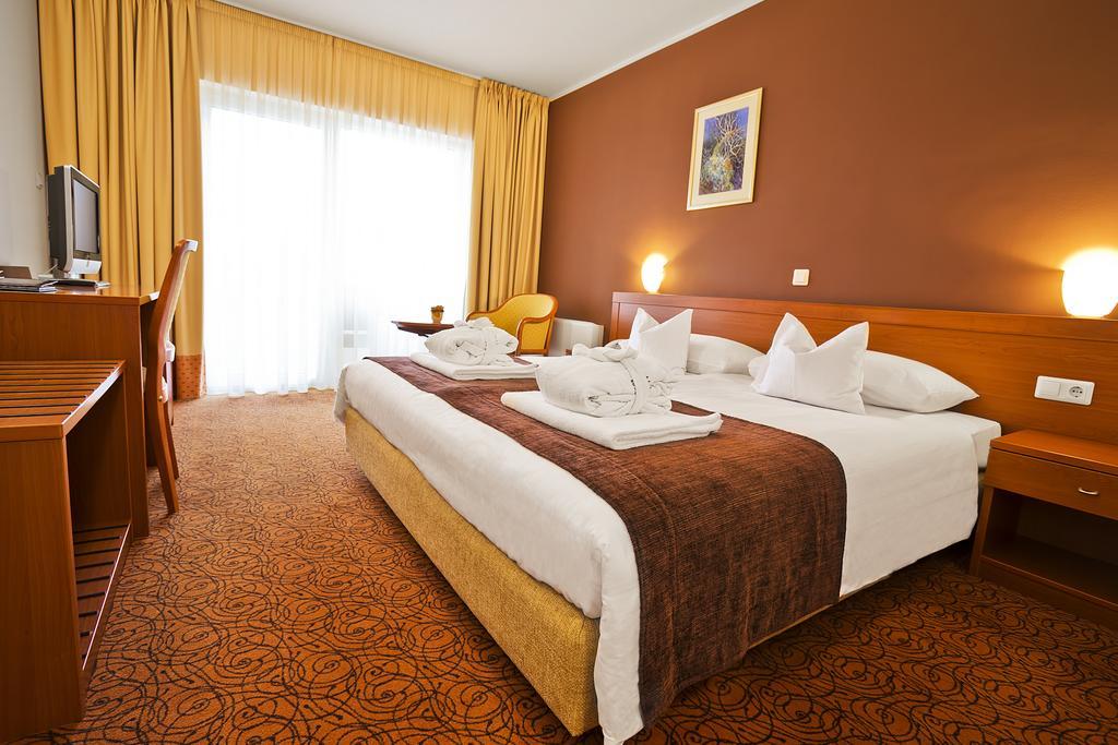 Spa & Wellness Hotel Pinia Malinska Habitación foto
