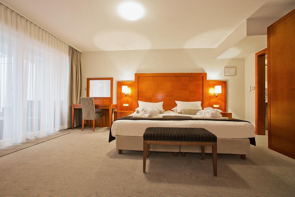 Spa & Wellness Hotel Pinia Malinska Habitación foto