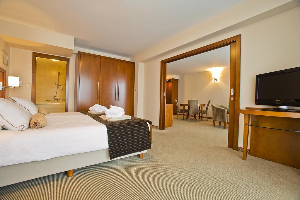 Spa & Wellness Hotel Pinia Malinska Habitación foto