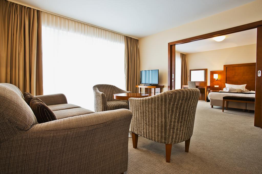 Spa & Wellness Hotel Pinia Malinska Habitación foto